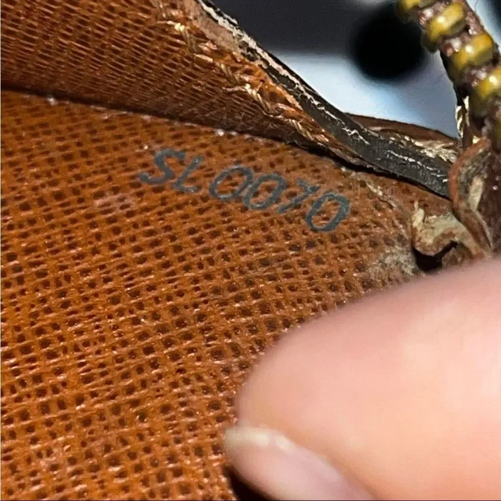 AUTHENTIC Louis Vuitton Monogram Pochette Homme Vintage Clutch (COA INCLUDED) - Picture 4 of 16